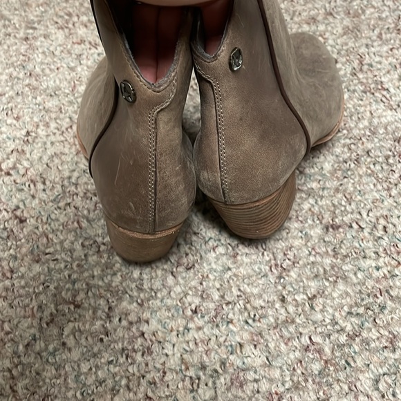 Koolaburra boots with zip size - Picture 8 of 9